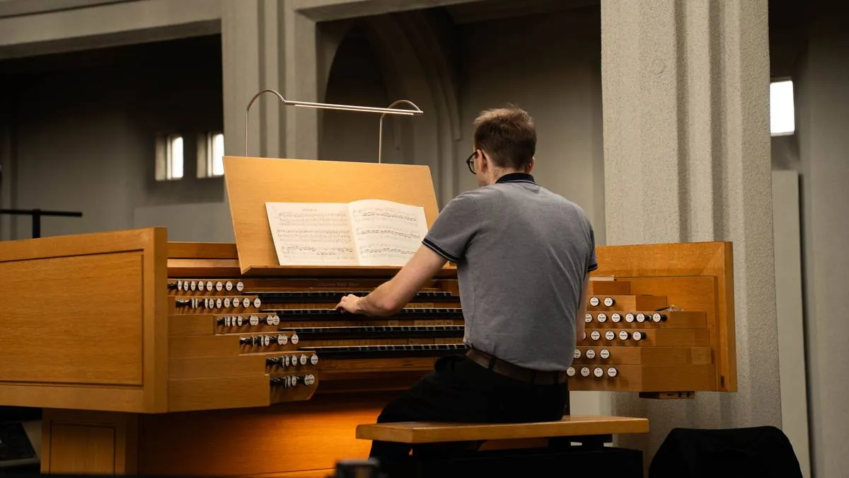 organist in kerk
