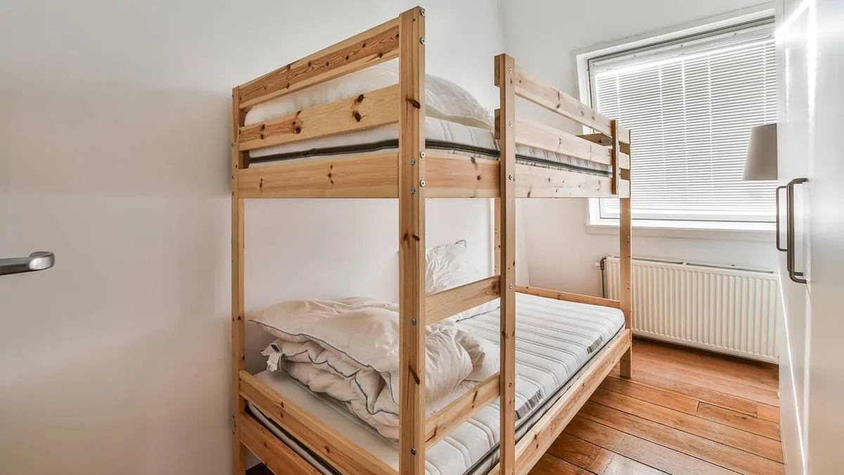 stapelbed sobere slaapkamer