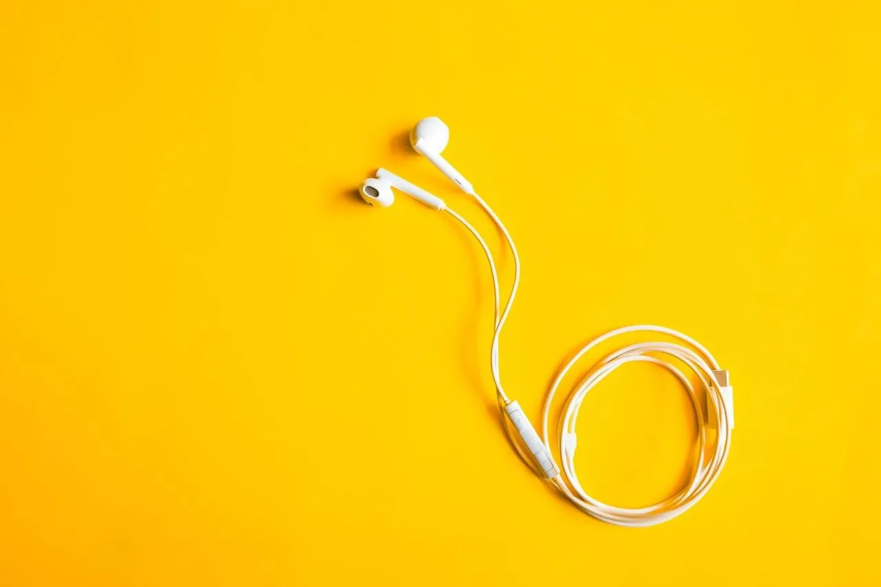 earbuds 7520738 1280
