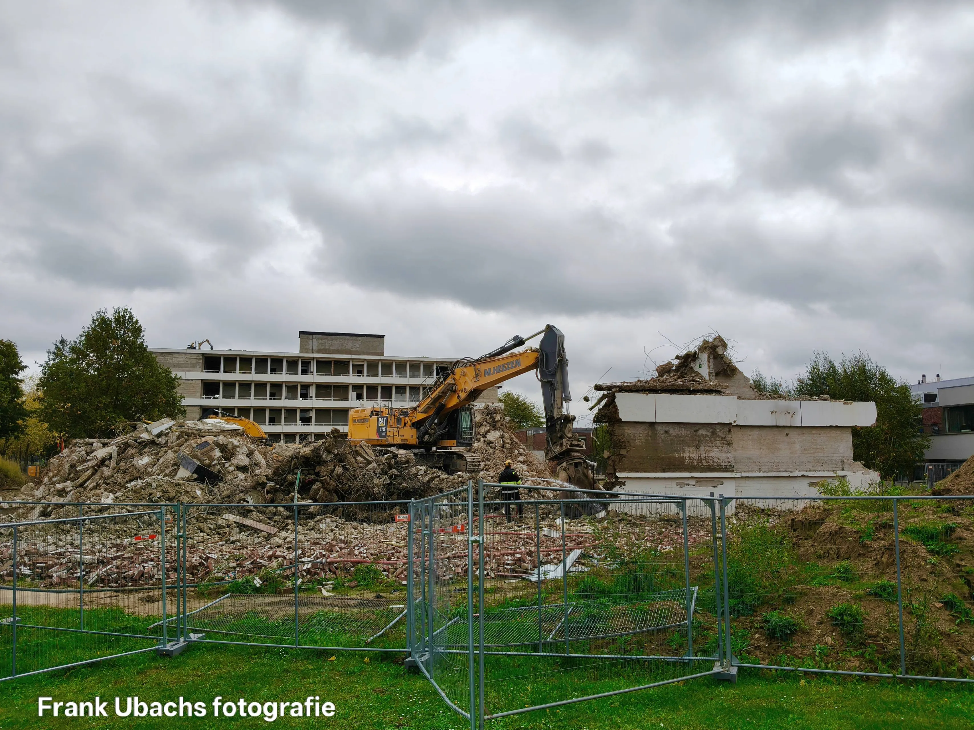 De afbraak van stukje oud Barbara ziekenhuis en Odilia 002