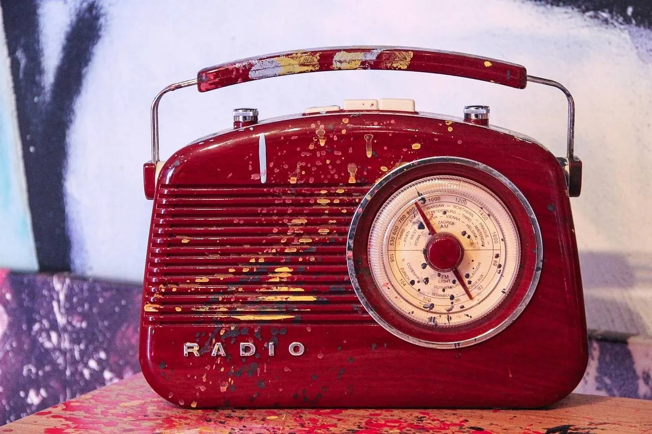 Radio Manfred Richter Pixabay