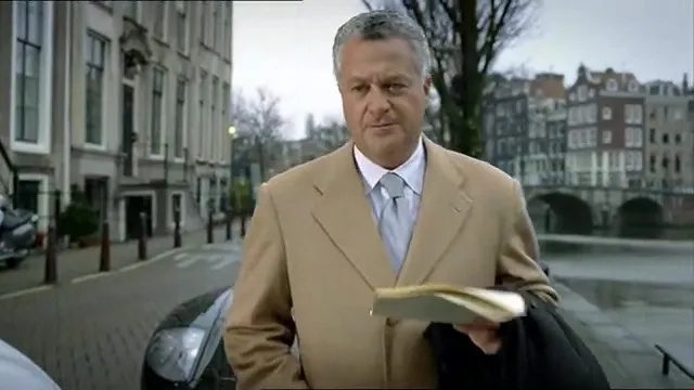 Bram Moszkowicz in commercial