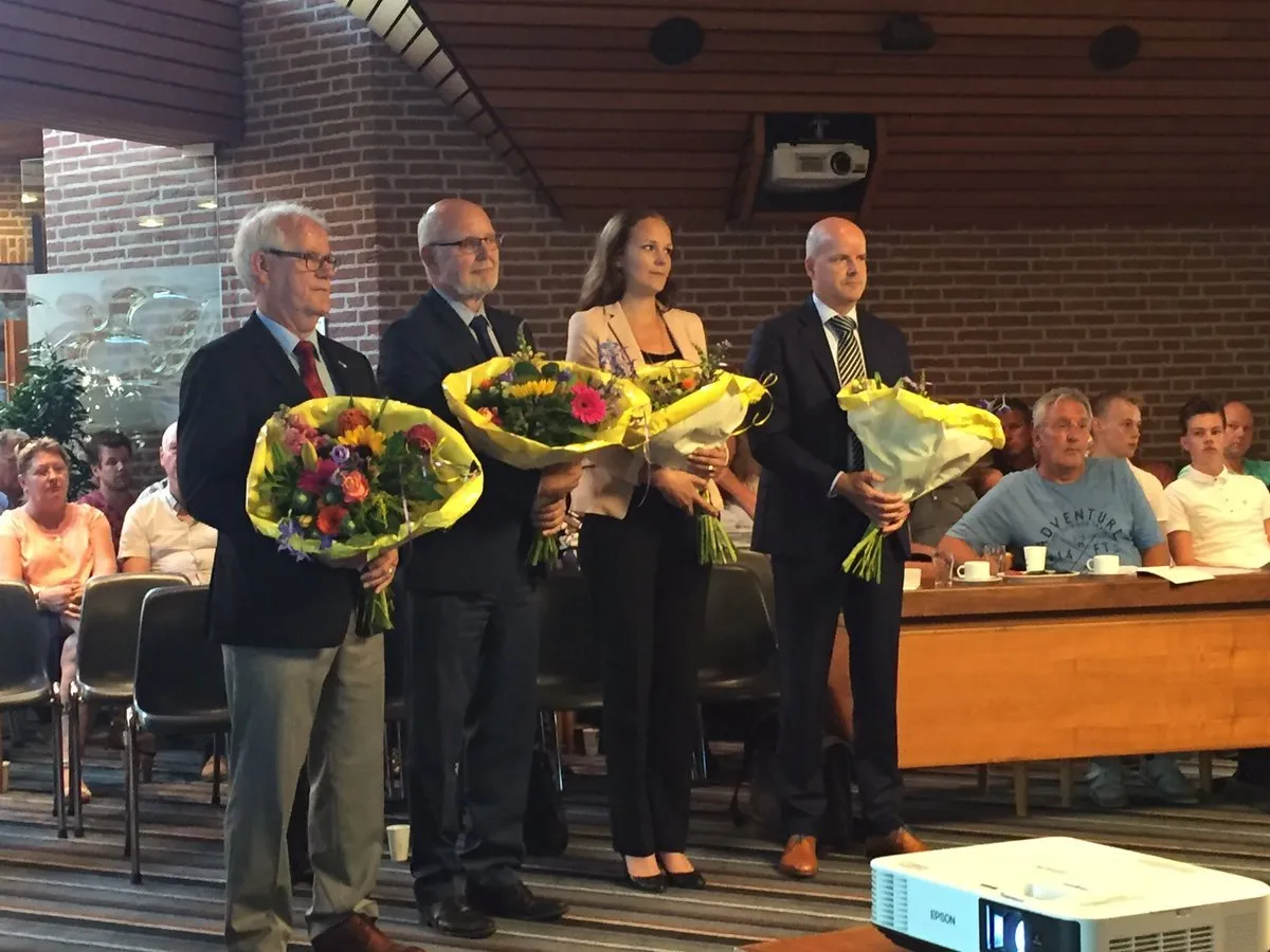 bloemen bij benoeming rekenkamercommissie jan talen