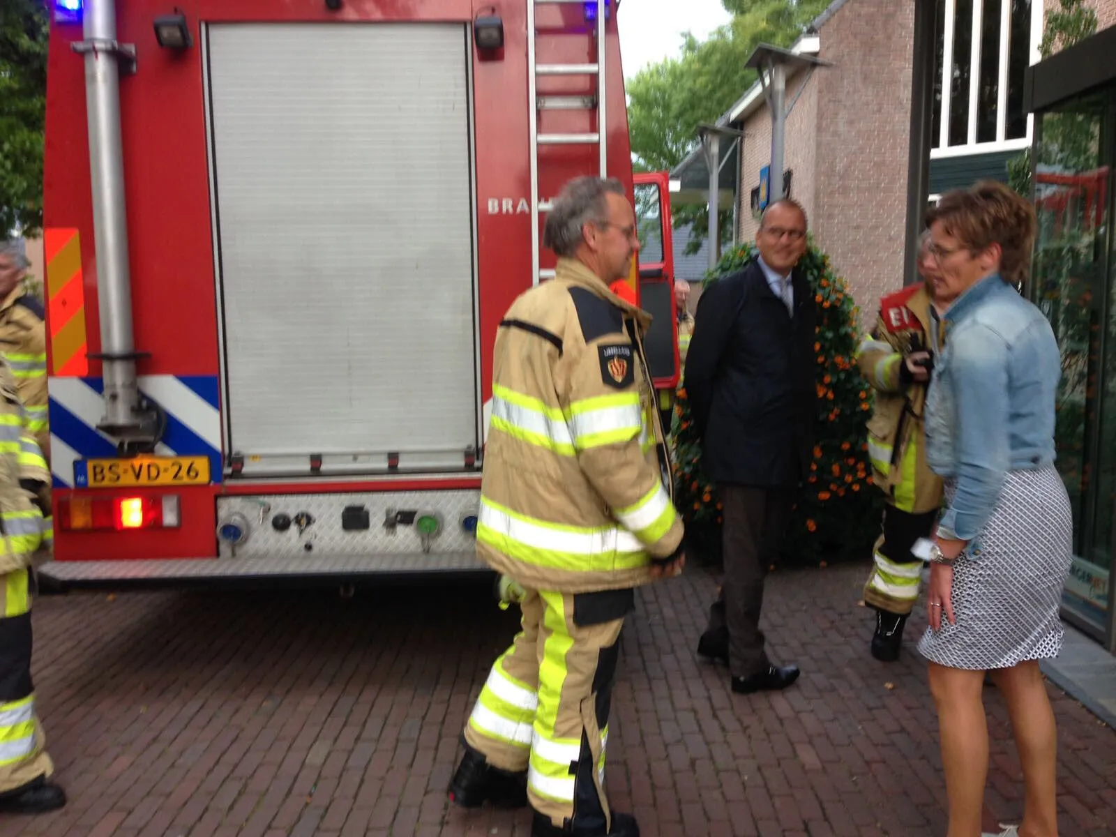 brandalarm in gemeentehuis loos brandweer burgemeester
