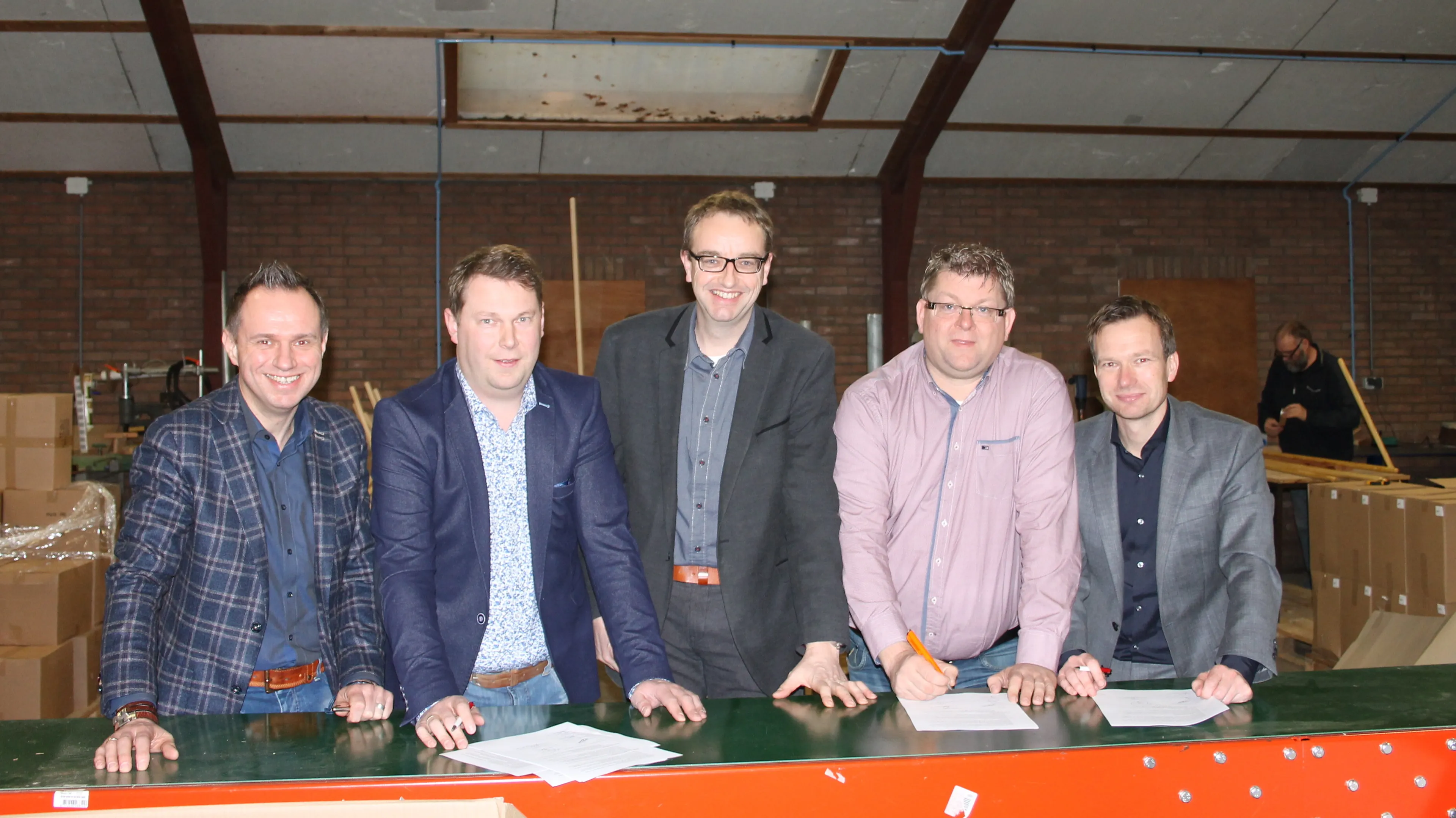 de ondertekening van het convenant e1453979293115