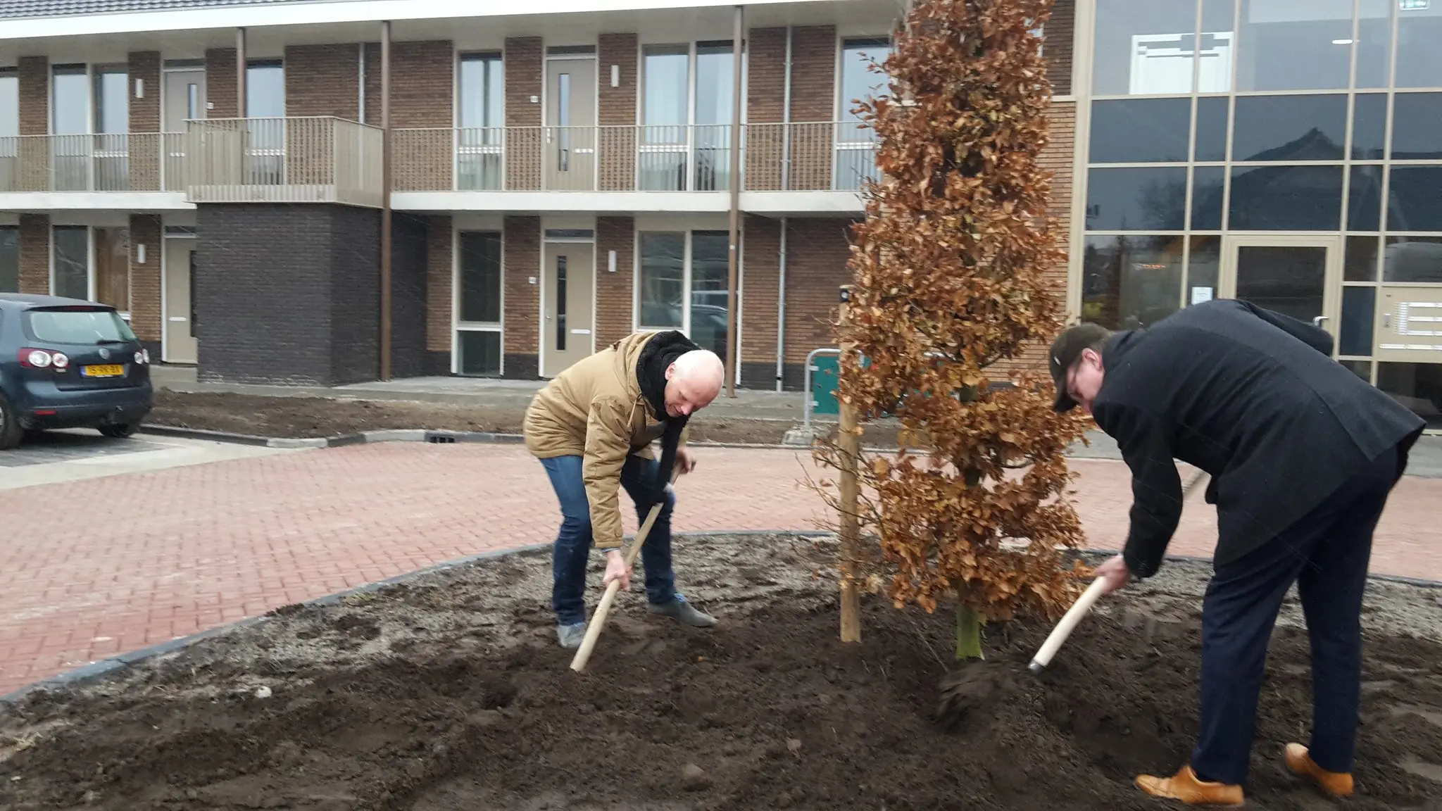 feestelijke opening fase1 nieuwbouwplan triangel eerste boom geplant courtzhenk