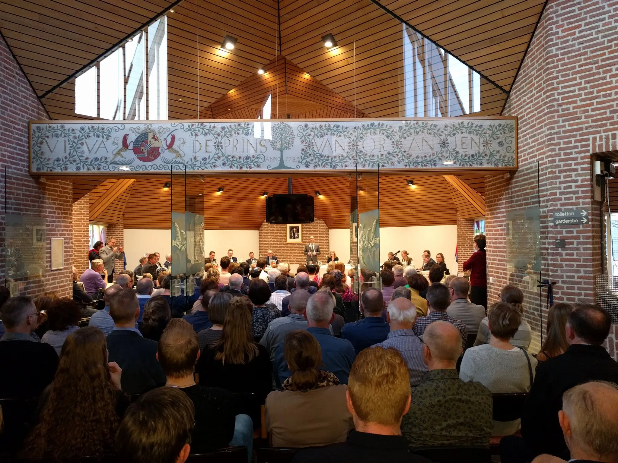 grote publieke belangstelling installatie nieuwe gemeenteraad gemeente staphorst