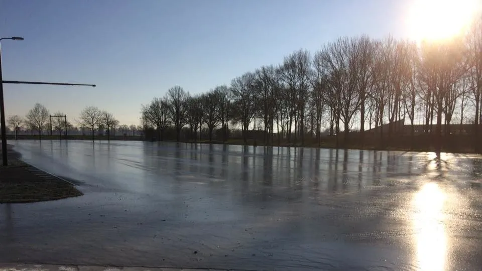 ijsbaan op de tippe ijsvereniging staphorst e1518008351693