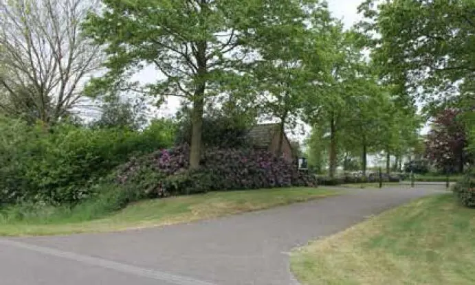 ingang begraafplaats scholenweg rouveen