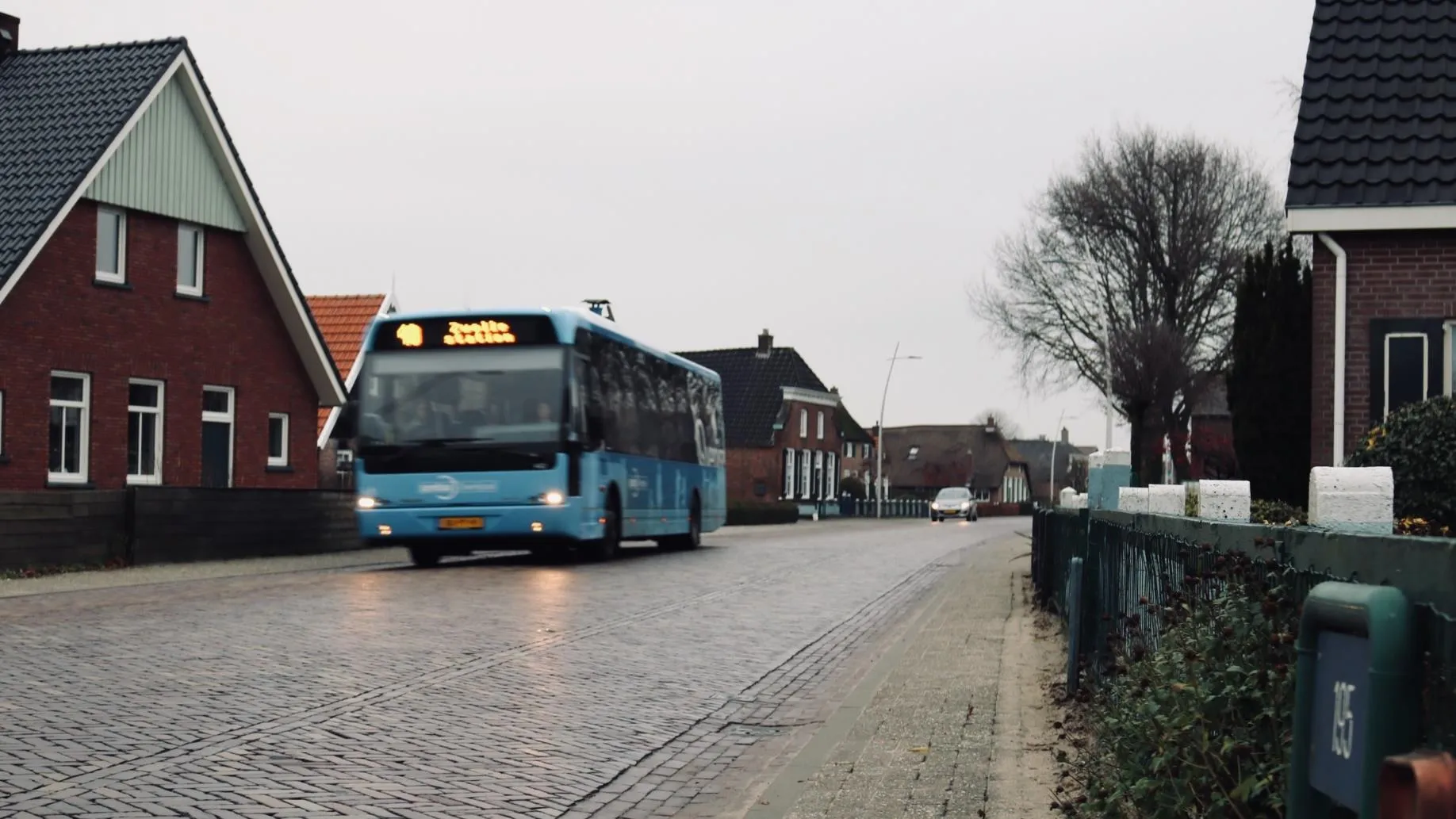 lijnbus op oude rijksweg jongerenraad