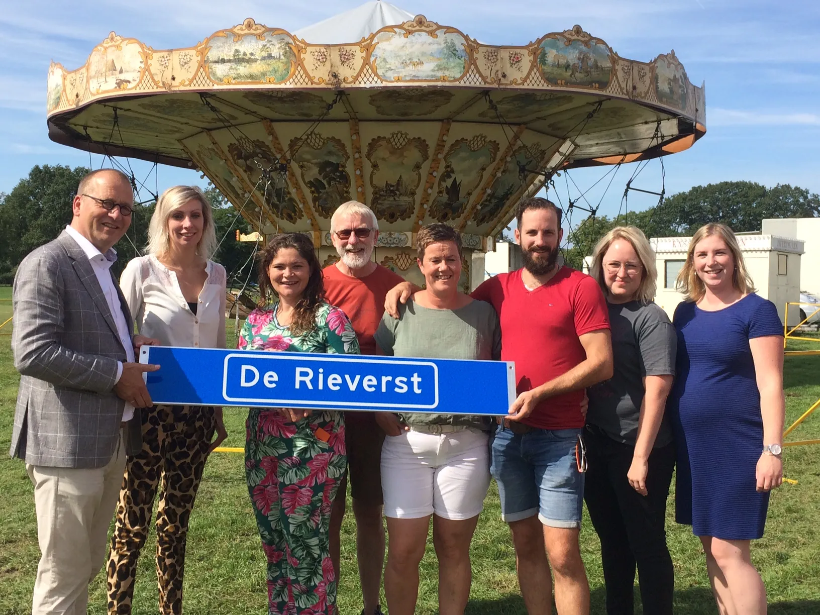 onthulling bord de rieverst