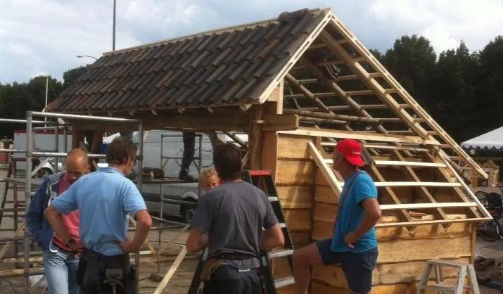 professionele hut in aanbouw lucas mulder via twitter