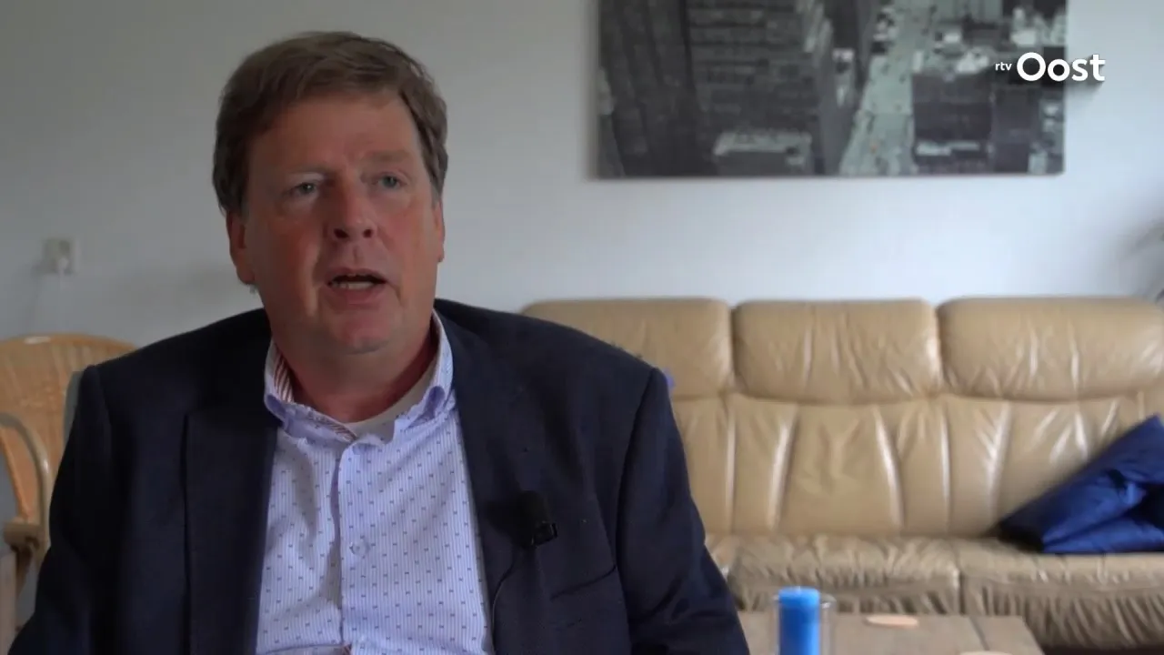 raadslid dik vedder spreekt zich uit beeldcitaat rtvoost