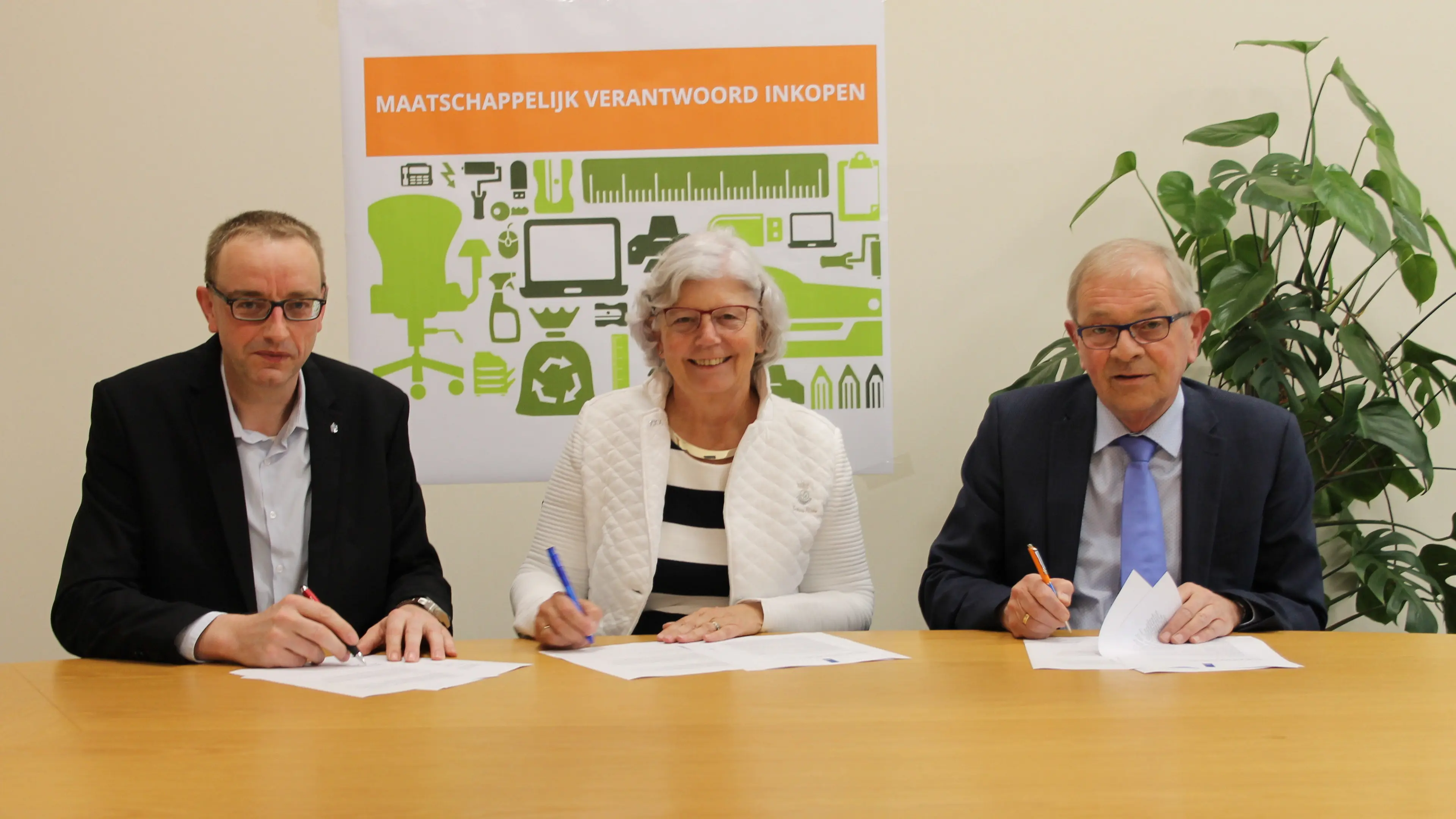 wethouders ondertekenen manifest mvi e1490801663309
