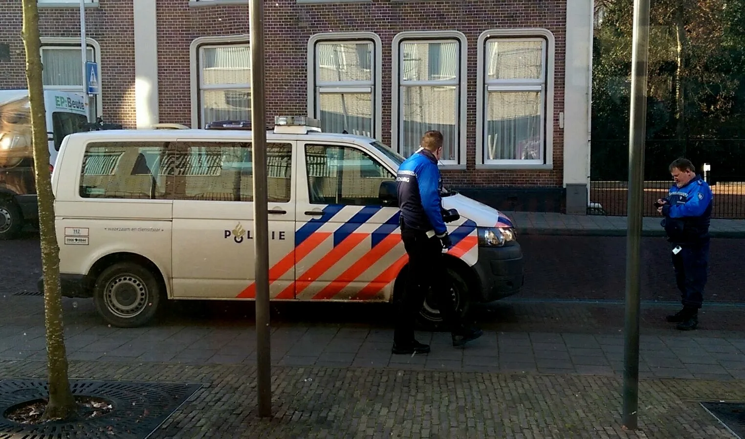 6f9dd8b6 handhaving1ajpg