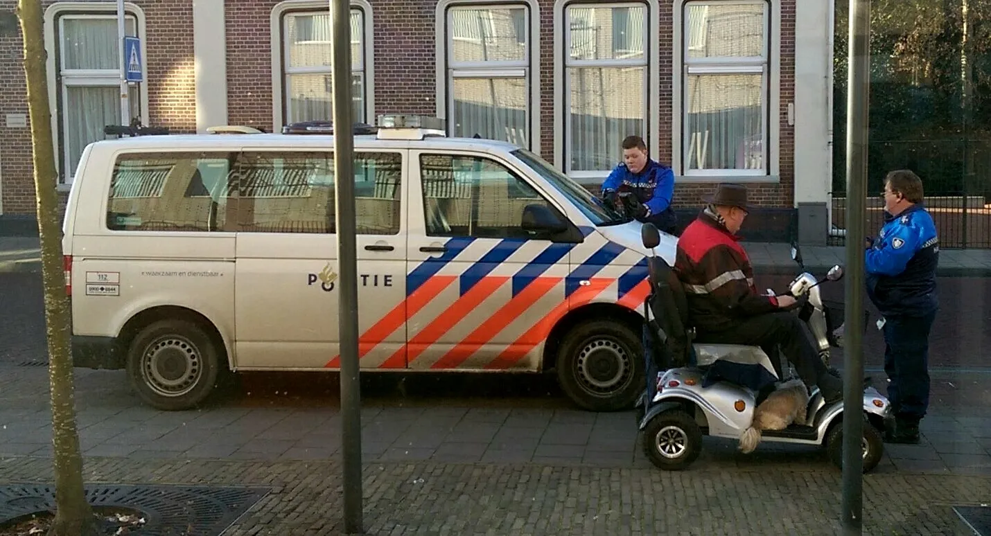 6f9dd8b6 handhaving2ajpg