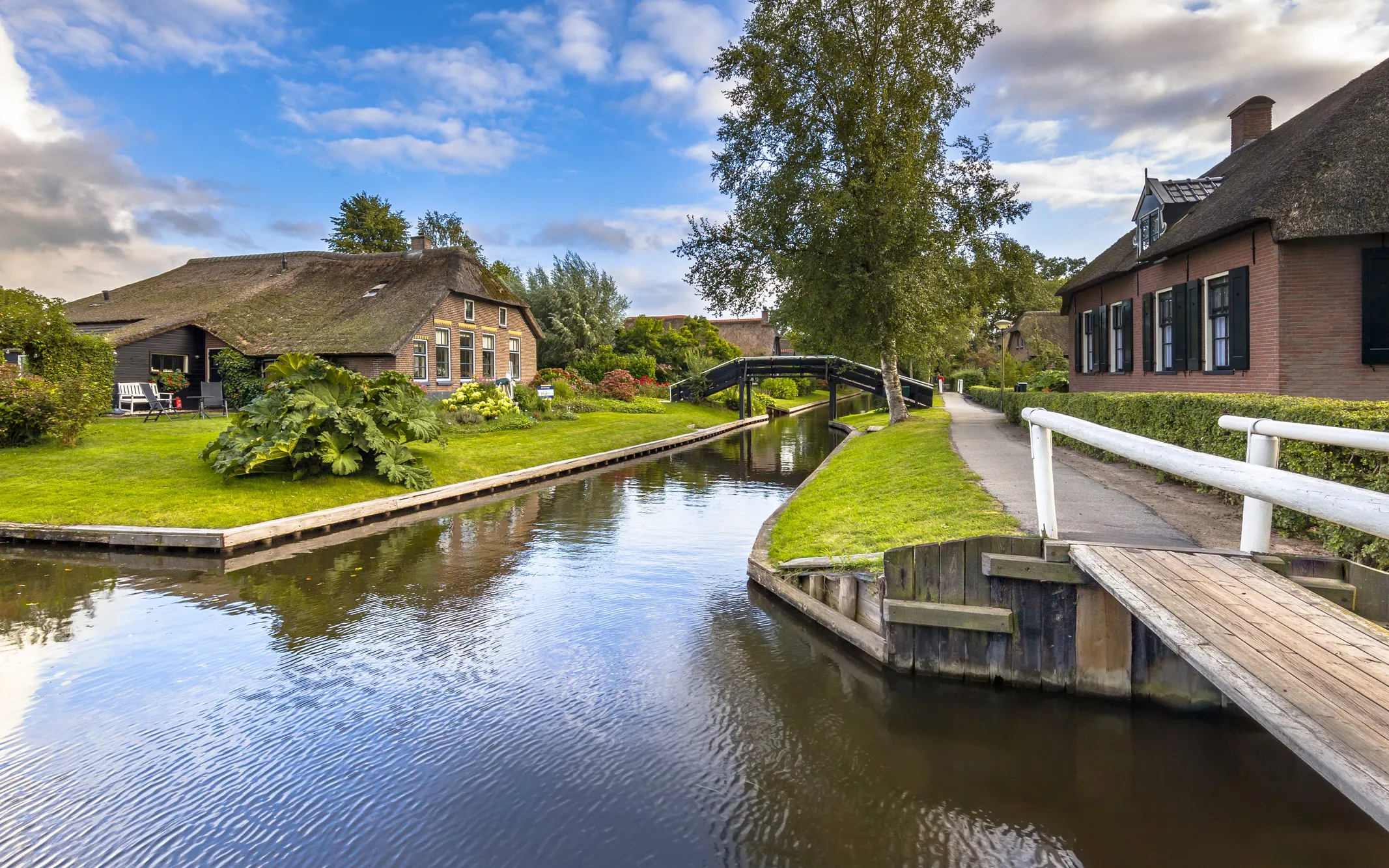 canals in giethoorn village fmq3t9k 50