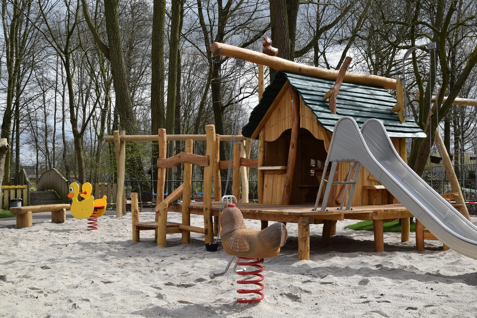 childrens playground g49e868524 1920