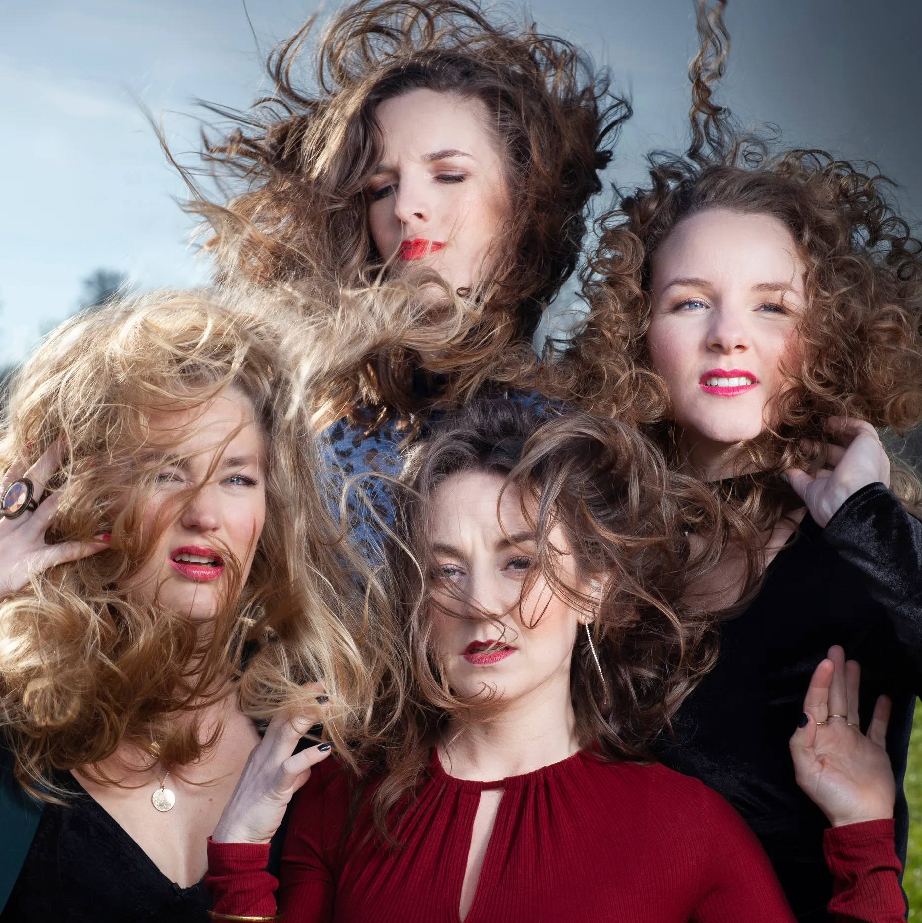 de meisjes met de wijsjes moerstaal vierkant copyright curly and straight 50