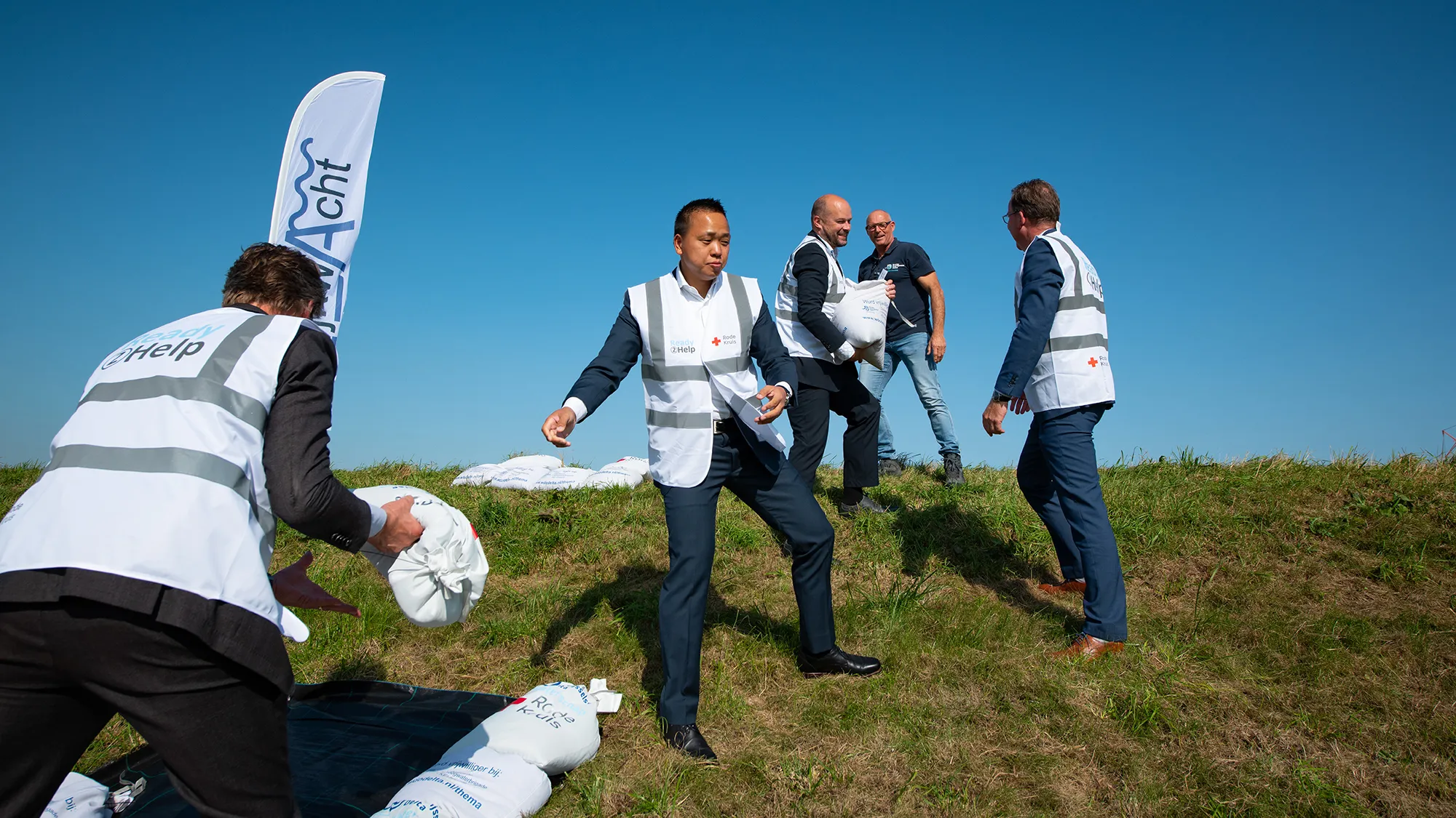 de officile ondertekening werd symbolisch onderstreept 1