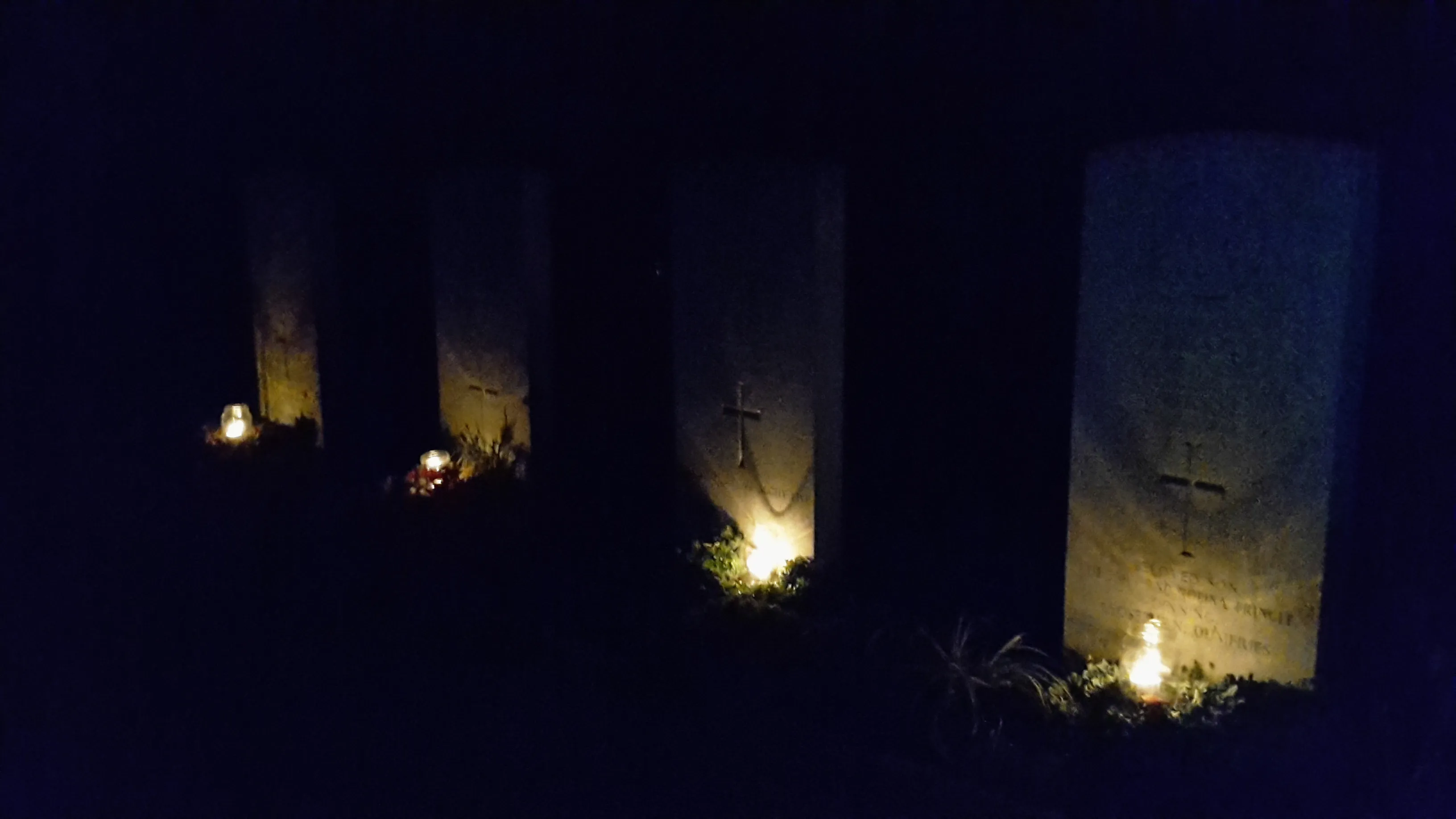 lichtjes op oorlogsgraven 2