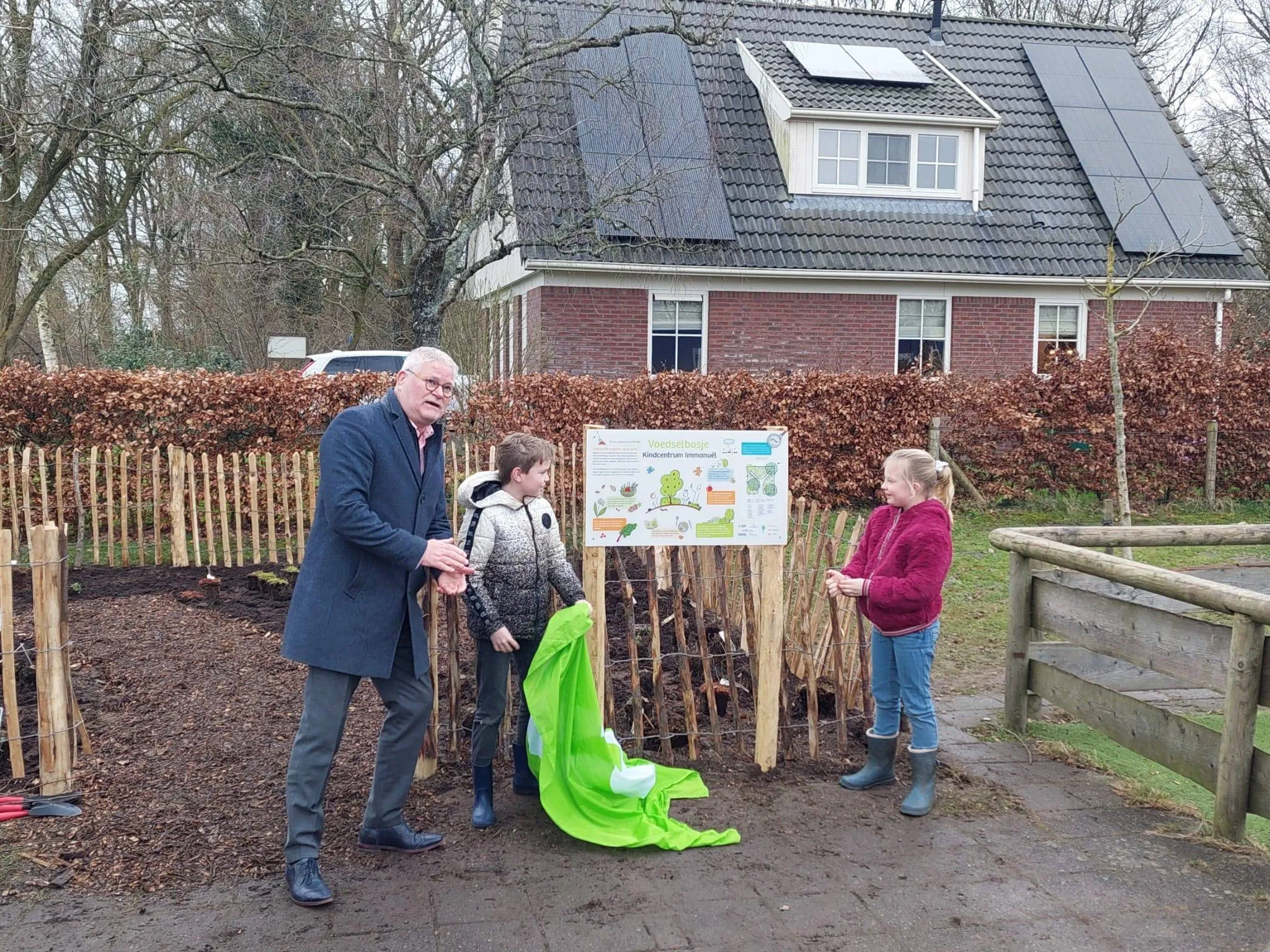 onthulling informatiebord