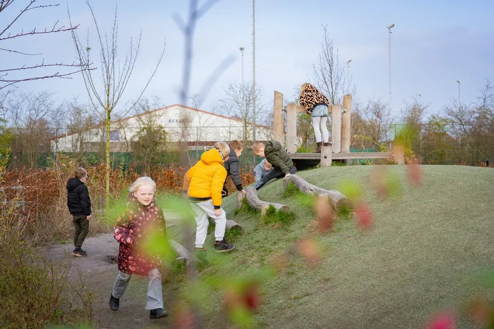 kinderen-in-speeltuin