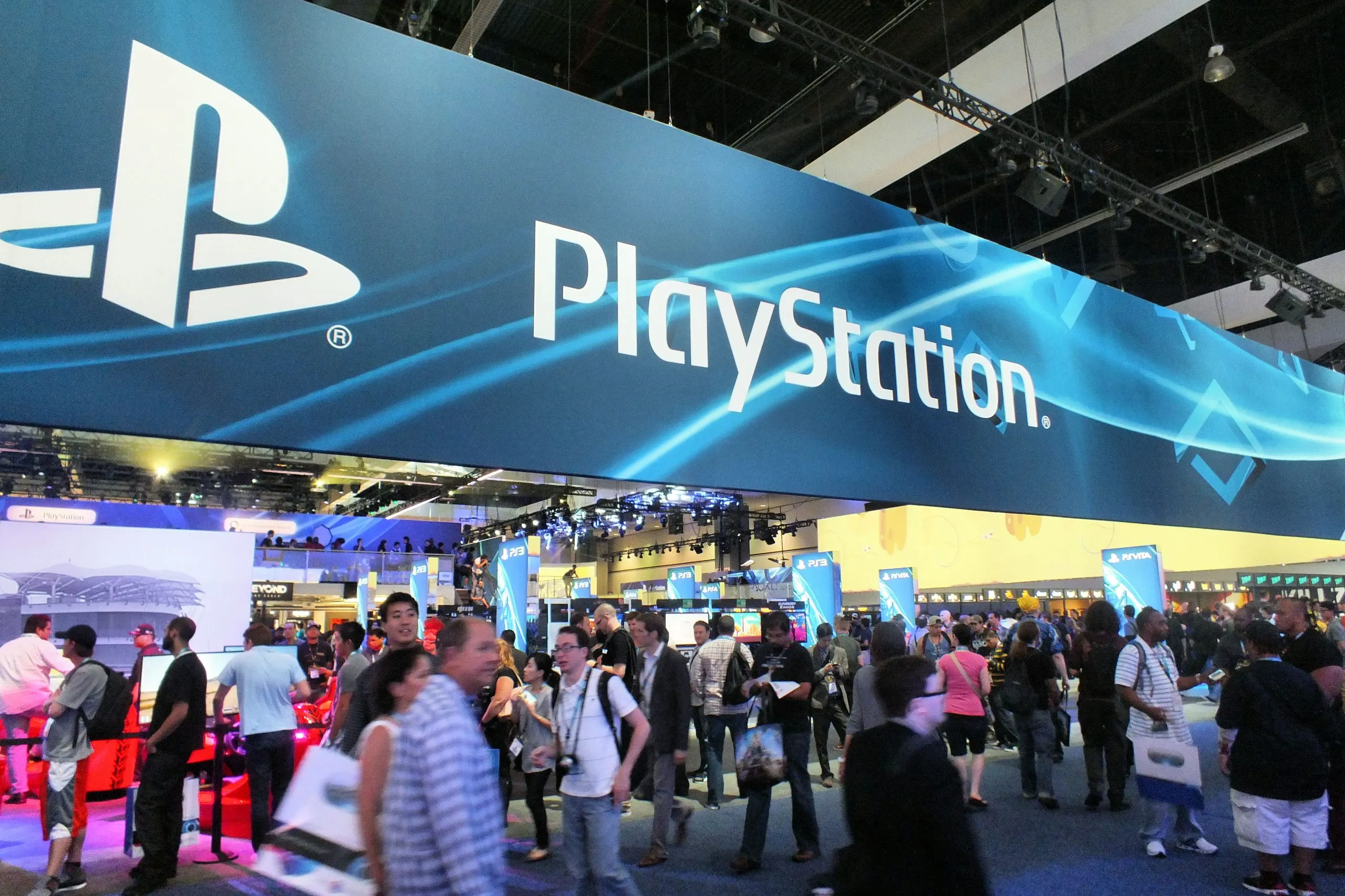 2013 e3 sony playstation booth exterior 9096902861 scaled