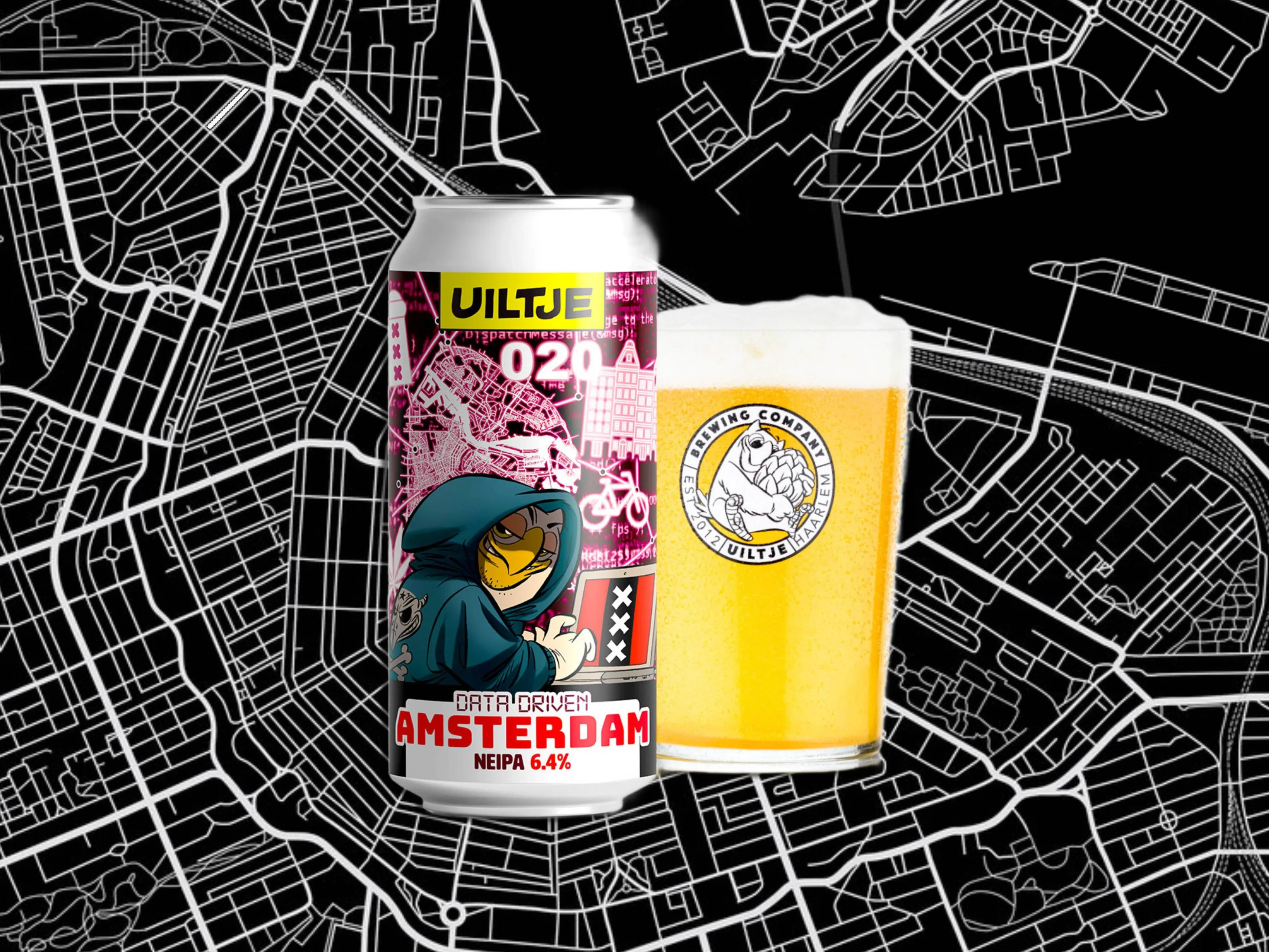 Uiltje Amsterdam NEIPA bier met ee nglas en op de achtergrond de plattegrond van de hoofdstad