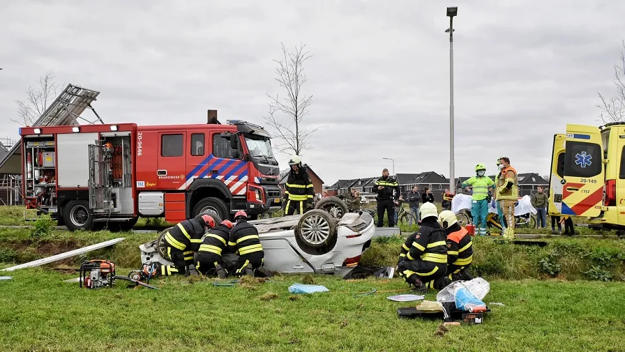auto over de kop udenhout