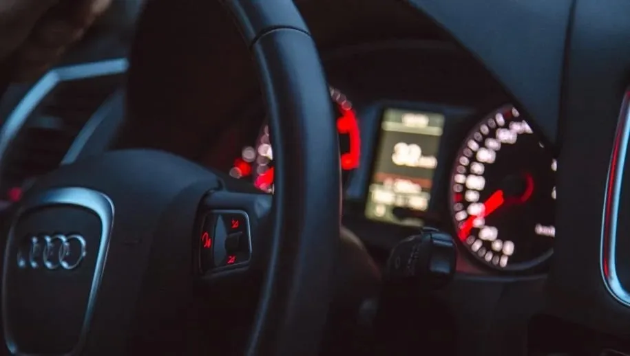 auto rijden audi 915x518