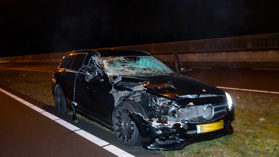 auto tegen vrachtwagen bechtweg