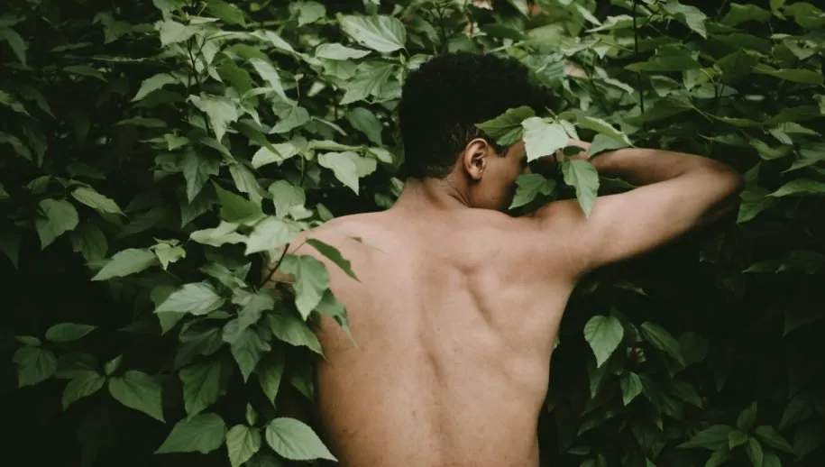 back view body green 1897430 915x518