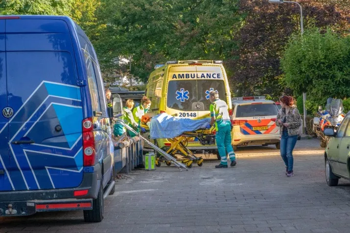 bouwvakker valt van hoogte