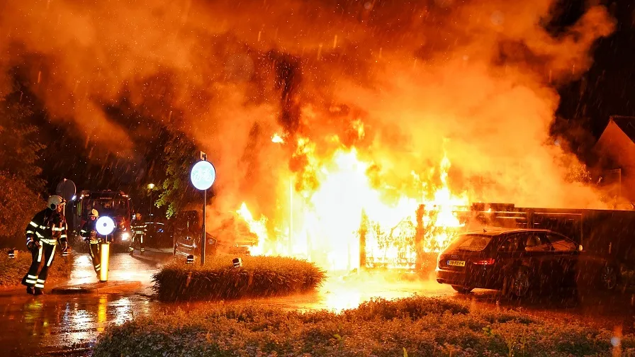 brand na blikseminslag