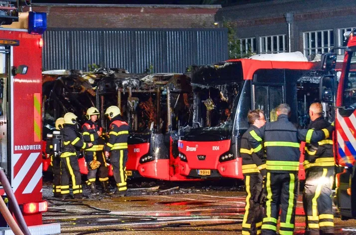 bussen uitgebrand