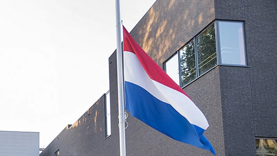 csm vlag halfstok 01 04fcb738ce