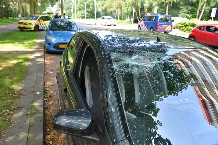 fietsster gewond na aanrijding met auto