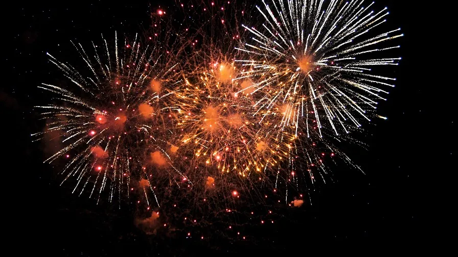 fireworks 1880045 1920