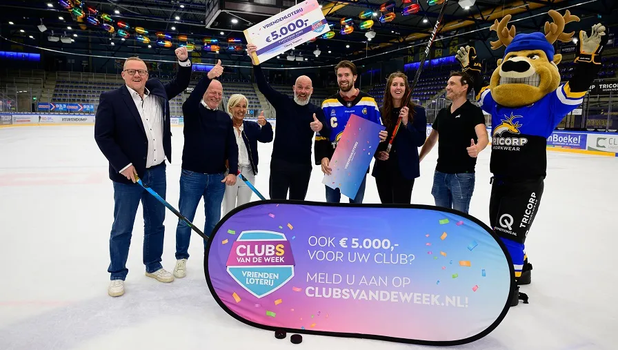foto 1 trappers tilburg verrast met cheque van 5000 euro