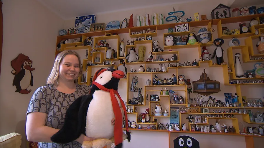 ichelle uit tilburg met verzameling pinguns te zien in verzamelkoorts 1