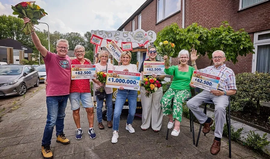 inwoners tilburg winnen superpostcodeprijs van 1 miljoen euro
