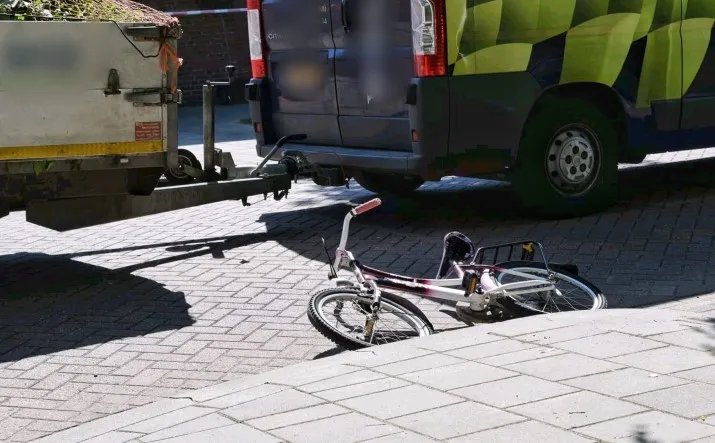 kindje op fiets aangereden