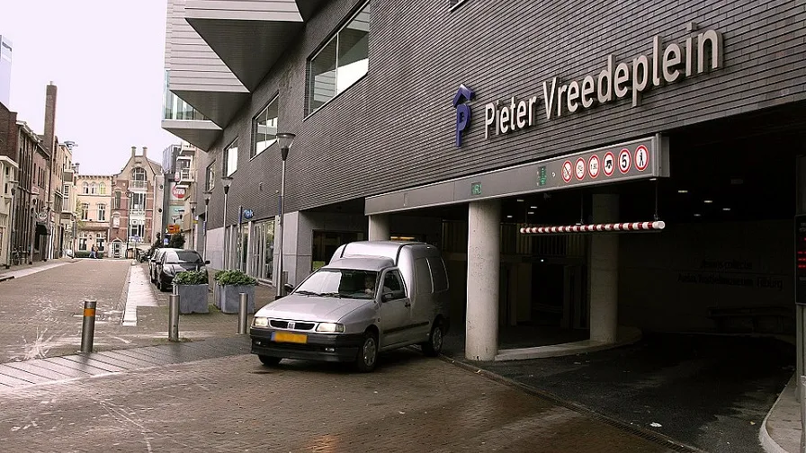parkeergarage pv bij bab3769246