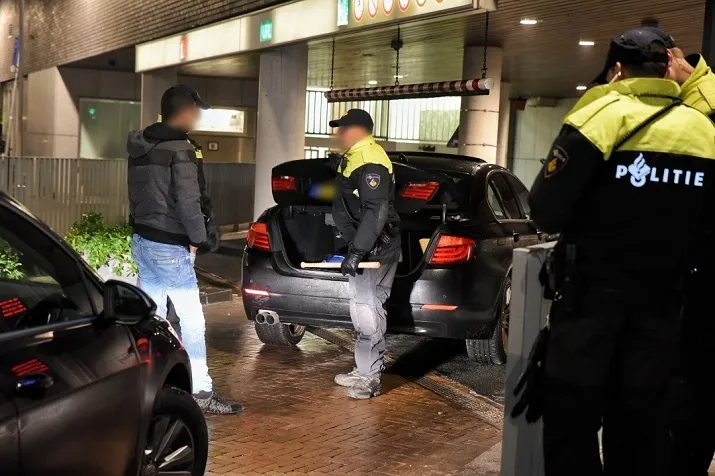 politie controle pieter vreedeplein tilburg toby de kort