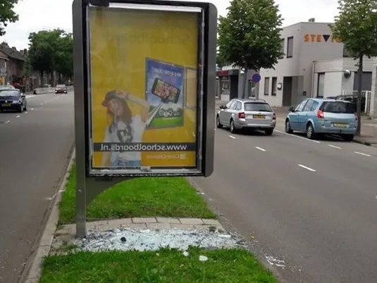 reclame bord kapot 1