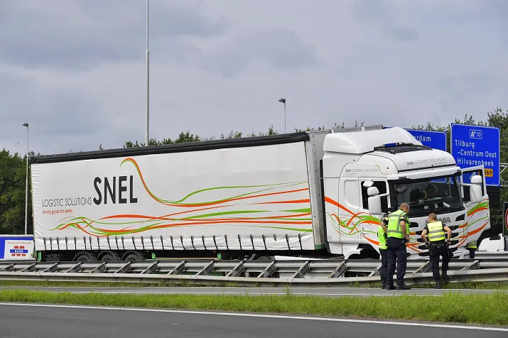 vrachtwagen ramt vanrail a58 tilburg jack brekelmans