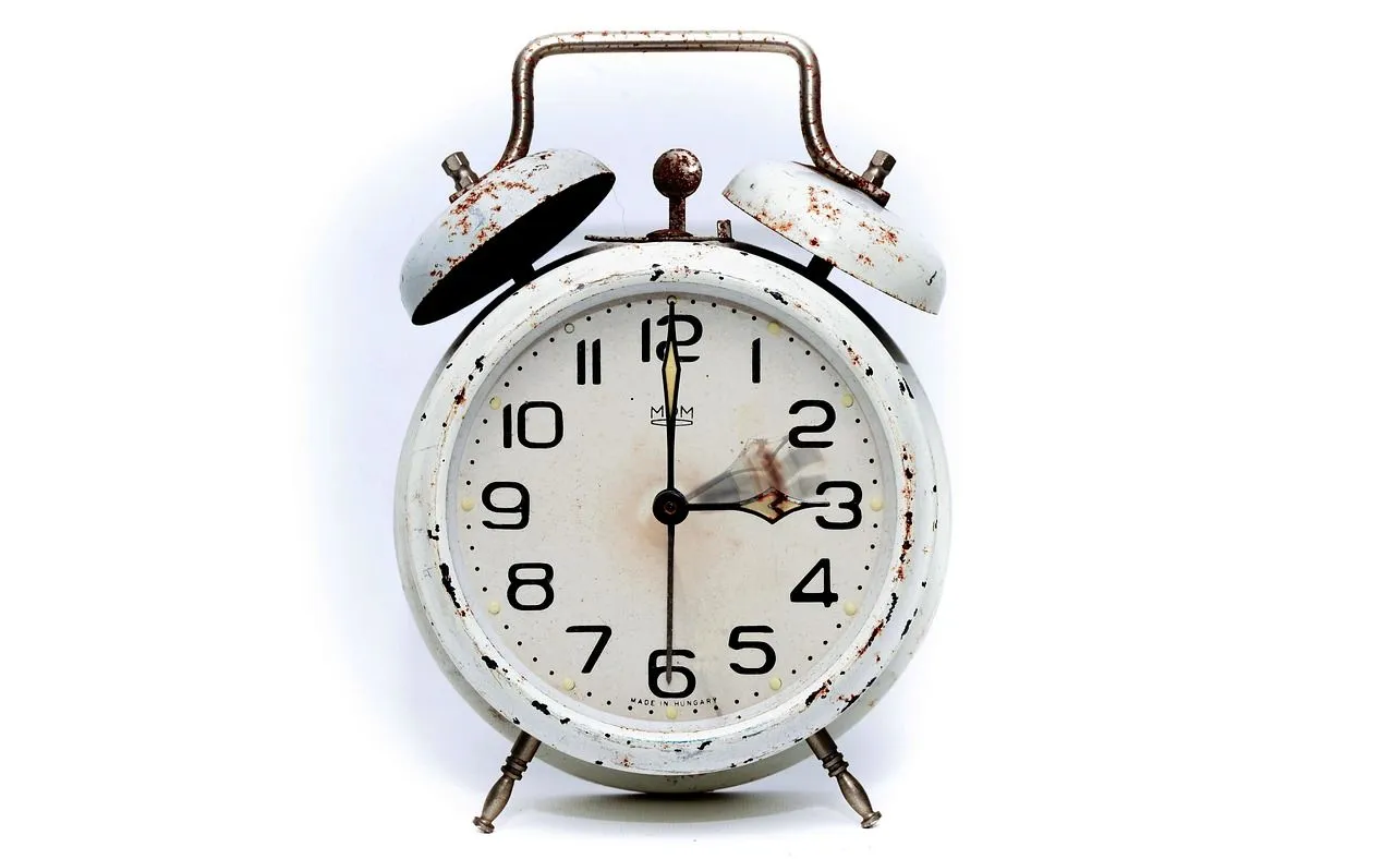 alarm clock 2175382 1280