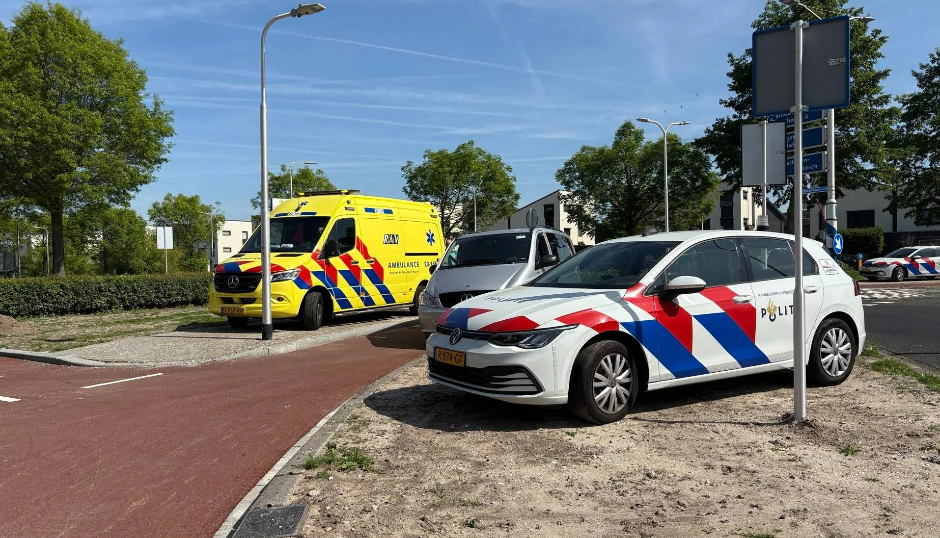 small b738fcee 8905 45e7 8360 b2967493b278 kgx4uelhg30k