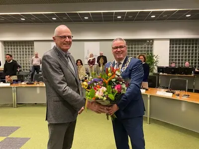 ab czech werd dinsdag tijdens een vergadering van de veldhovense gemeenteraad geinstalleerd als ombudsman van de gemeente veldhoven
